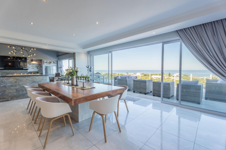 4 Bedroom Property for Sale in Cannon Rocks Eastern Cape